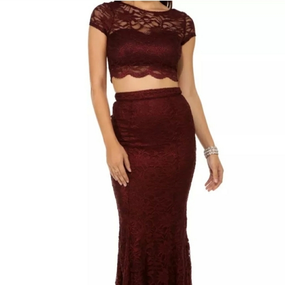 Sylvia Burgundy Formal Dress Size 3 - Picture 1 of 4